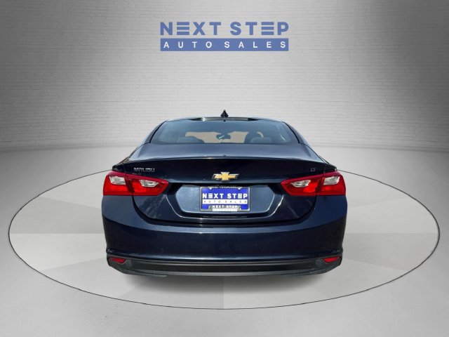 Used 2017 Chevrolet Malibu LT FWD image 7