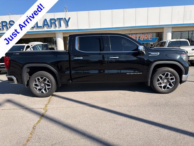 Used 2022 GMC Sierra 1500 SLT w/ SLT Convenience Package AWD/4WD image 2
