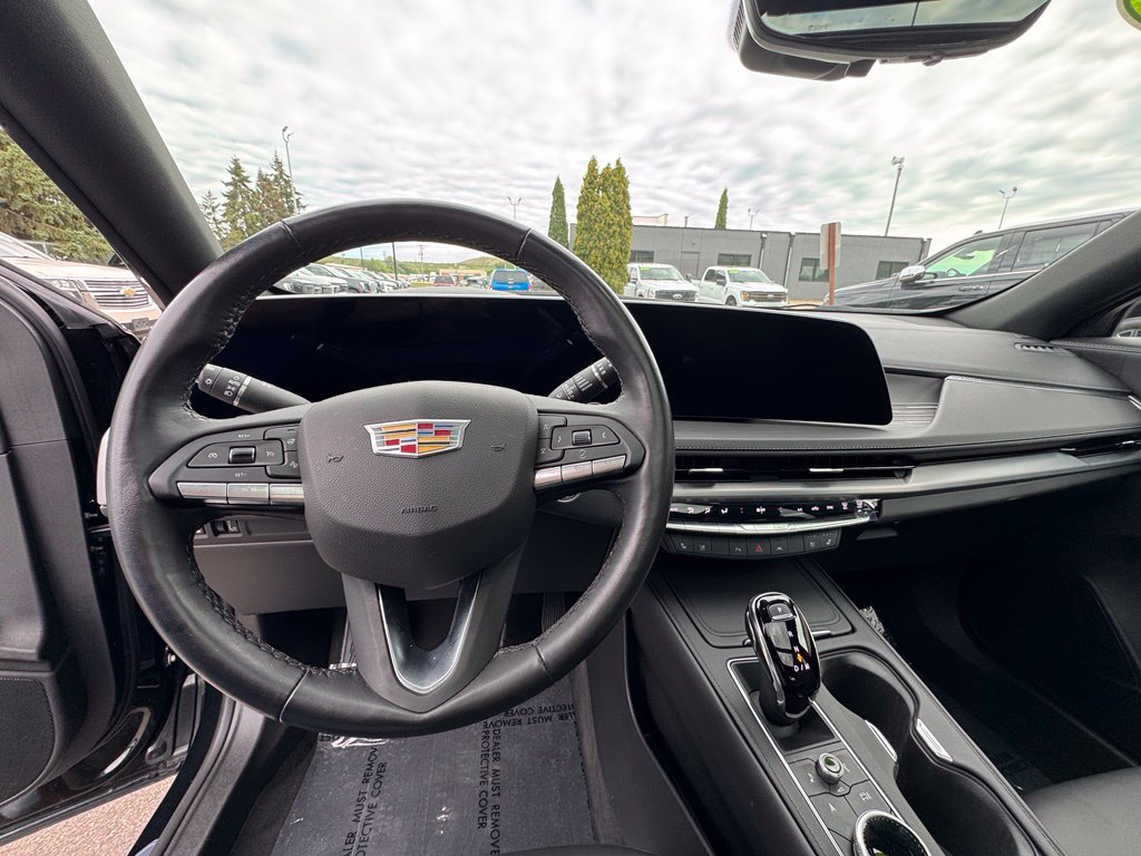 Used 2024 Cadillac XT4 Premium Luxury w/ Technology Package AWD/4WD image 21
