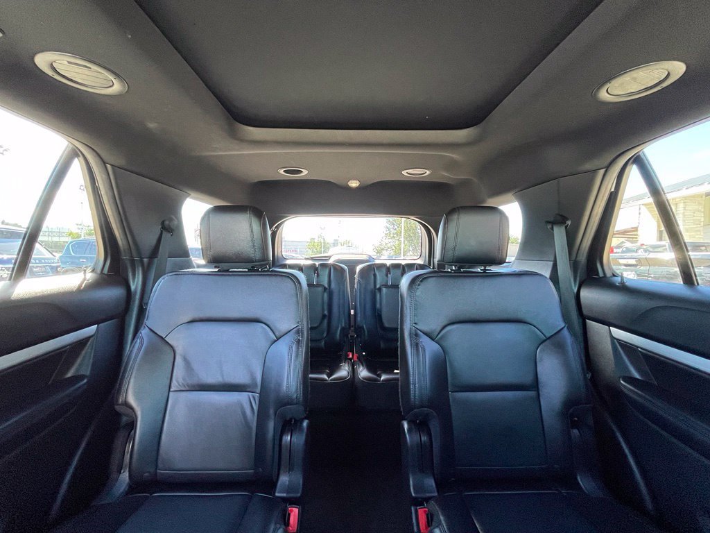 Used 2017 Ford Explorer XLT w/ Equipment Group 202A FWD image 33