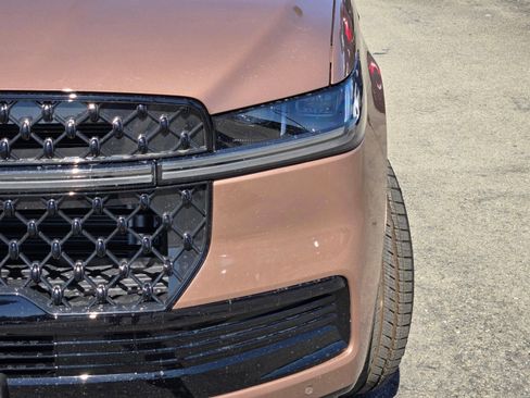 New 2026 Lincoln Navigator Black Label AWD/4WD image 10