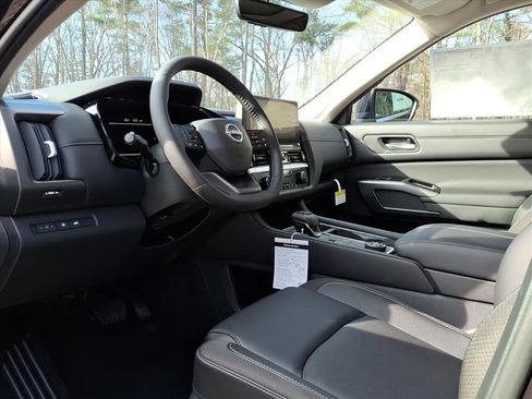 New 2026 Nissan Pathfinder SL image 10