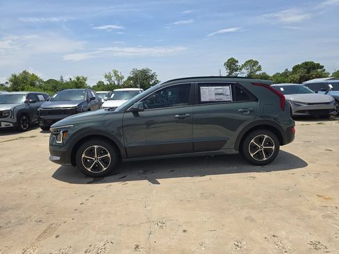 New 2026 Kia Niro EX FWD image 5