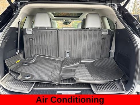 Used 2024 Toyota Highlander Platinum image 20