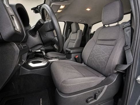Used 2025 Nissan Frontier SV RWD image 14