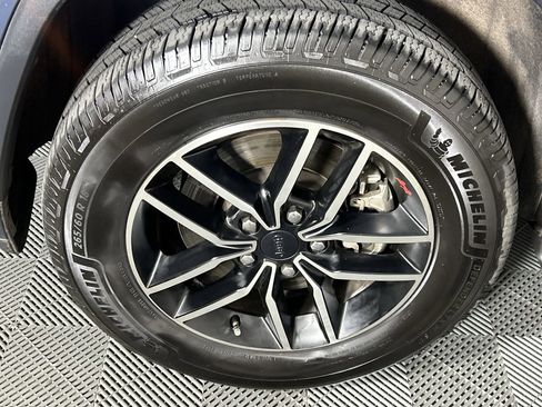 Used 2020 Jeep Grand Cherokee Trailhawk w/ Interior Metal Package image 9