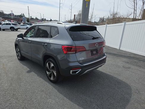 Used 2023 Volkswagen Taos SE w/ Panoramic Sunroof Package image 9