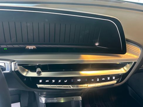 New 2026 Cadillac Lyriq Premium Luxury w/ LPO, Floor Liner Package AWD/4WD image 17