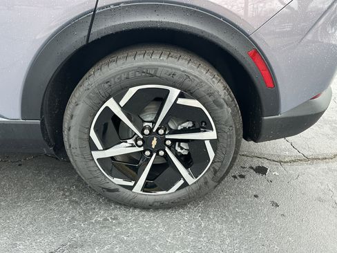 New 2026 Chevrolet Equinox EV LT image 20