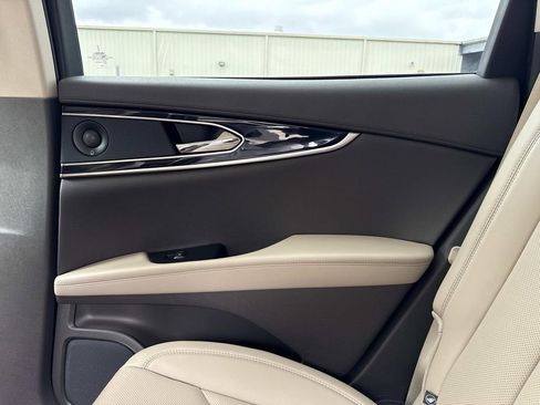 Certified 2023 Lincoln Nautilus Reserve w/ Equipment Group 201A image 15