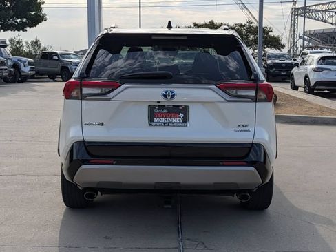 Used 2022 Toyota RAV4 XSE AWD/4WD image 7