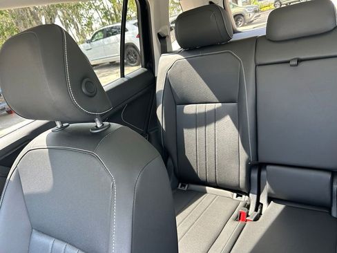 Used 2023 Volkswagen Tiguan SE w/ Panoramic Sunroof Package FWD image 12