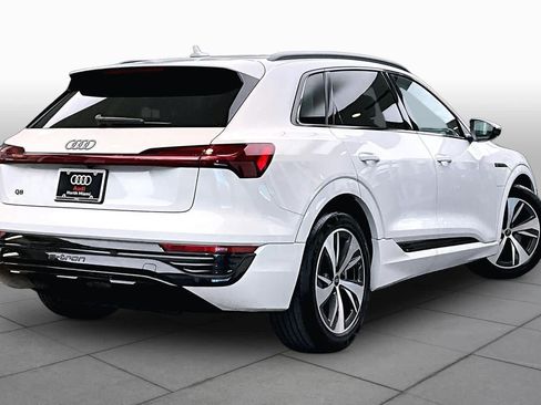 Used 2024 Audi Q8 e-tron Premium Plus AWD/4WD image 11