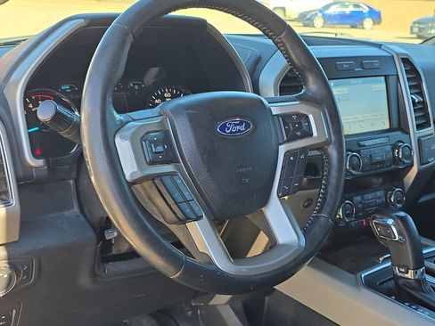 Used 2019 Ford F150 Lariat image 14