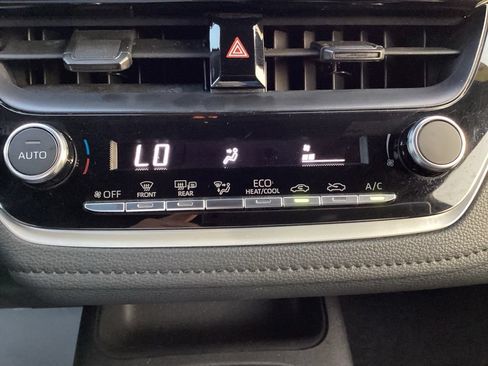 Used 2025 Toyota Corolla SE FWD image 16