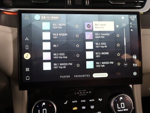 Used 2022 Jaguar F-PACE SVR image 47