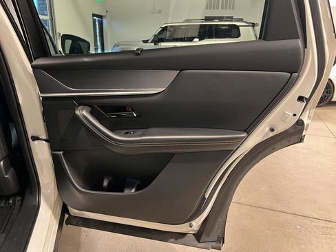 Used 2025 MAZDA CX-70 Plug-In Hybrid w/ Premium Pkg image 36