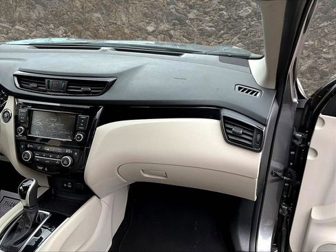 Used 2020 Nissan Rogue Sport SV image 13