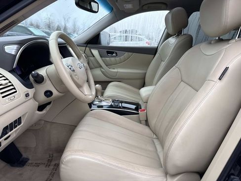 Used 2017 INFINITI QX70 AWD w/ Premium Package image 10