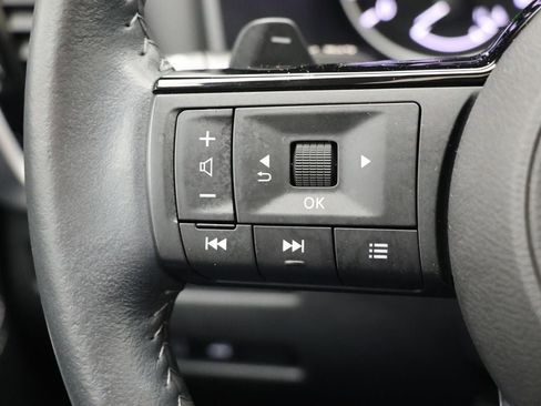 Used 2023 Nissan Rogue SL w/ SL Premium Package image 20