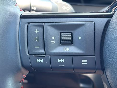 Used 2025 Nissan Kicks SR FWD image 22
