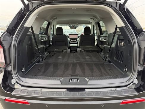 Used 2025 Ford Explorer Active image 30