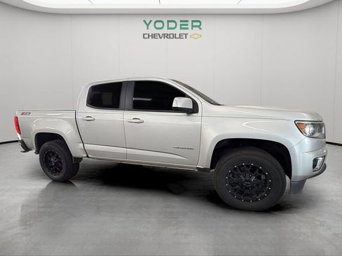 Used 2020 Chevrolet Colorado Z71 AWD/4WD image 3