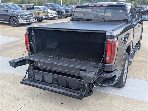 Used 2023 GMC Sierra 1500 Denali w/ Technology Package AWD/4WD image 15