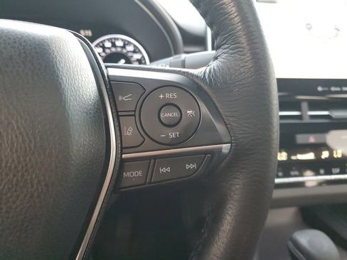 Used 2020 Toyota Avalon XLE w/ Moonroof Package image 19