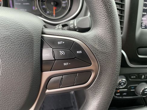 Used 2021 Jeep Cherokee Latitude image 20