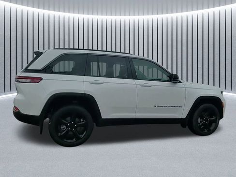 New 2026 Jeep Grand Cherokee Limited w/ Limited Altitude Package image 7