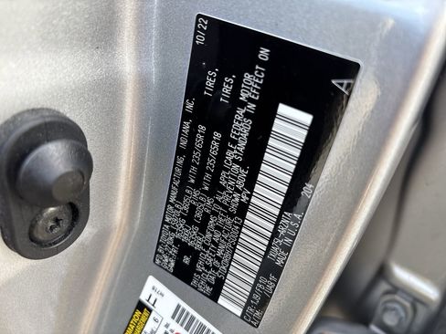 Used 2023 Toyota Highlander LE image 24