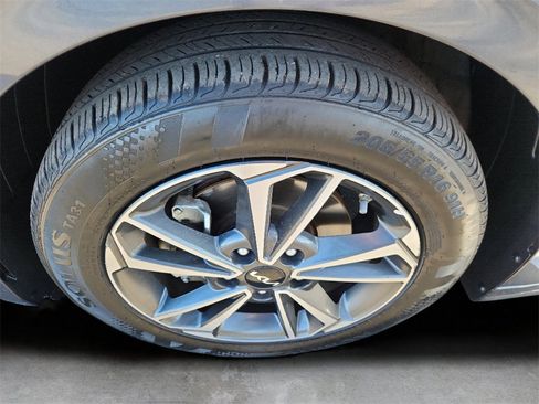 Used 2023 Kia Forte LXS image 17