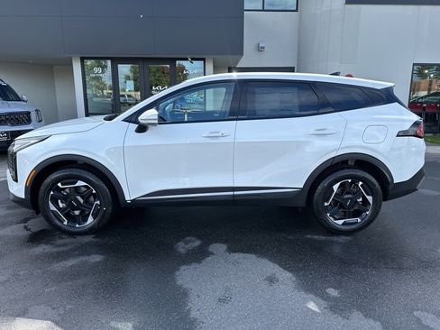 New 2026 Kia Sportage S image 2