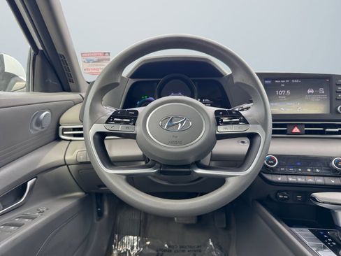 Used 2023 Hyundai Elantra Blue FWD image 11