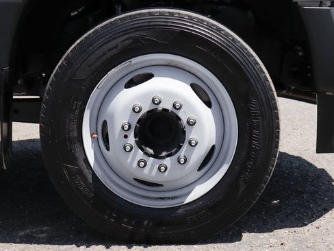 Used 2022 Ford F550 2WD Regular Cab Super Duty w/ XLT Value Package image 43