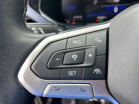 Used 2024 Volkswagen Taos SE image 41