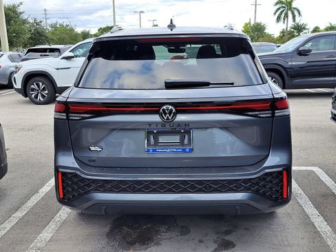 New 2026 Volkswagen Tiguan SE R-Line FWD image 4