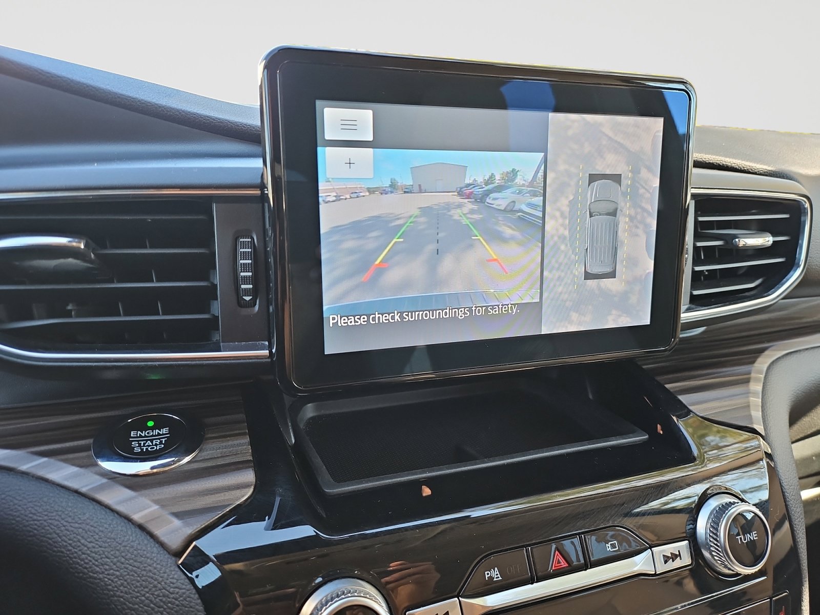 Used 2021 Ford Explorer Limited w/ Class III Trailer Tow Package AWD/4WD image 28