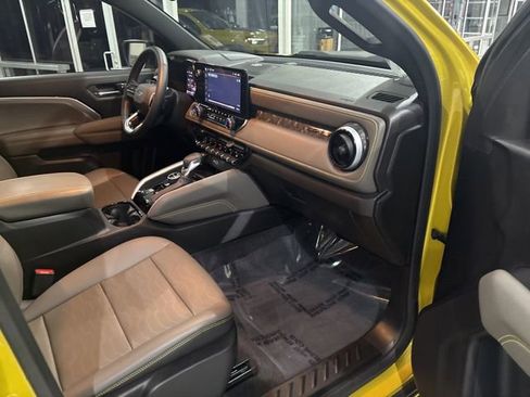 Used 2023 Chevrolet Colorado ZR2 w/ ZR2 Convenience Package III image 34