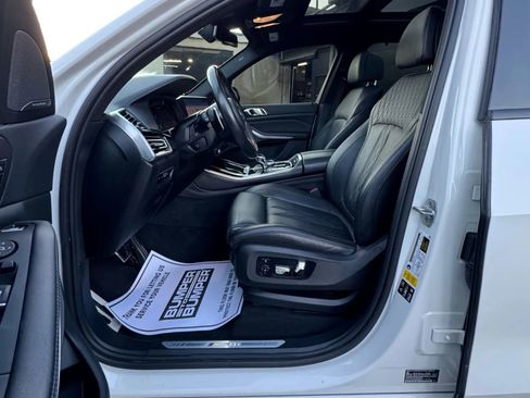 Used 2021 BMW X5 M50i w/ Executive Package image 8