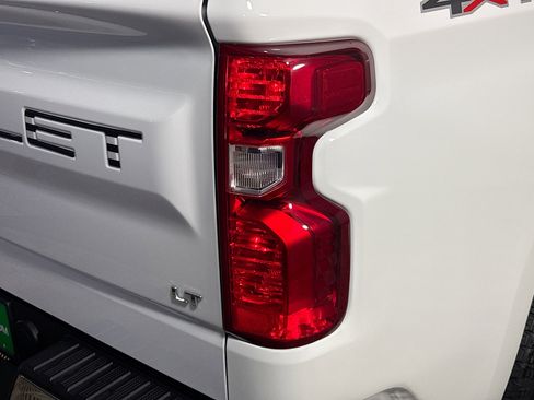 Used 2024 Chevrolet Silverado 1500 LT AWD/4WD image 34