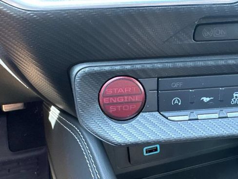 Used 2025 Ford Mustang GT Premium RWD image 32