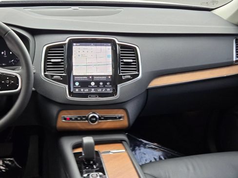Used 2023 Volvo XC90 B6 Plus AWD/4WD image 18