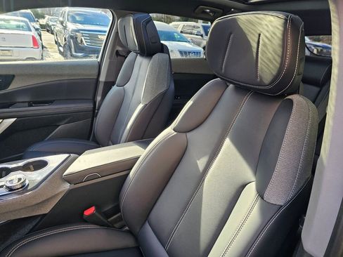 New 2026 Cadillac Optiq Luxury 1 image 27