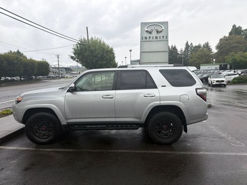 Used 2021 Toyota 4Runner SR5 Premium w/ Moonroof Package AWD/4WD image 15