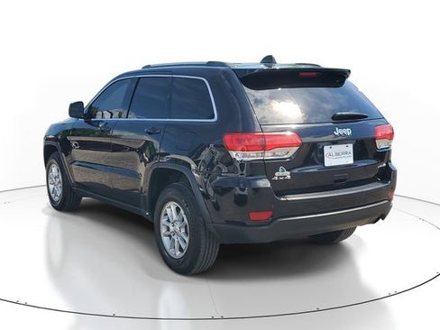 Used 2019 Jeep Grand Cherokee Laredo w/ Security & Convenience Group AWD/4WD image 3