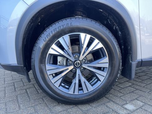 Used 2021 Nissan Rogue SV image 11