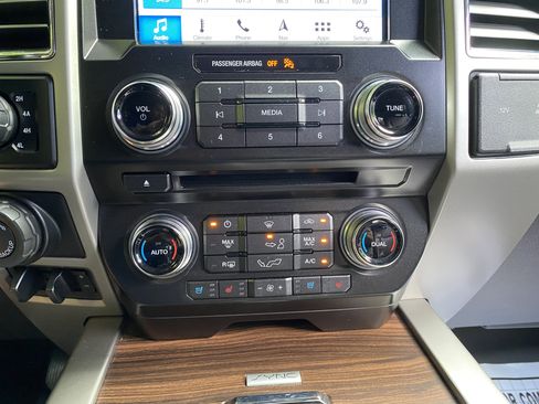 Used 2016 Ford F150 Lariat w/ Equipment Group 502A Luxury AWD/4WD image 30