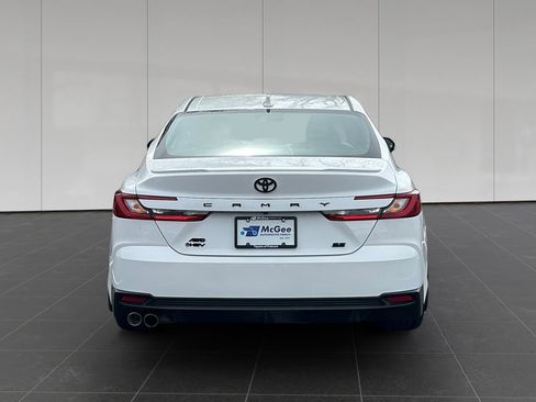 Used 2025 Toyota Camry SE AWD/4WD image 4